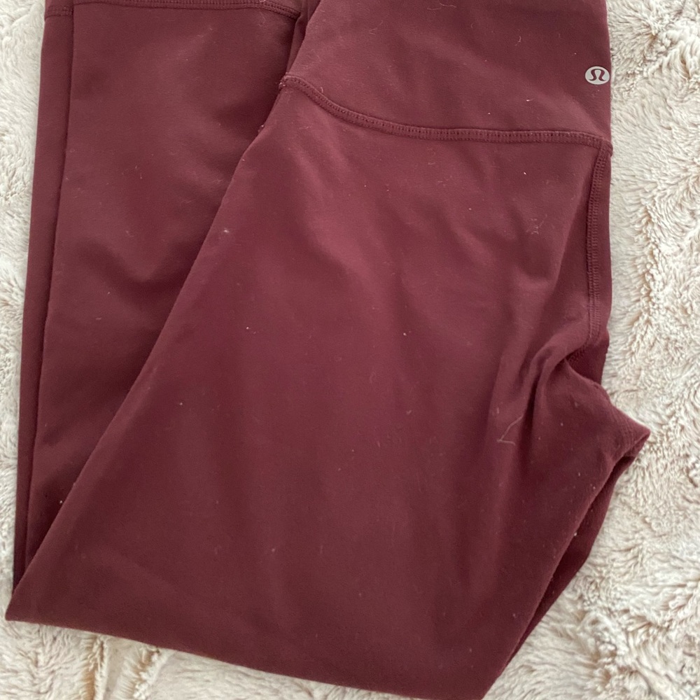 Lululemon Cropped Wunder Under Size 8 Maroon